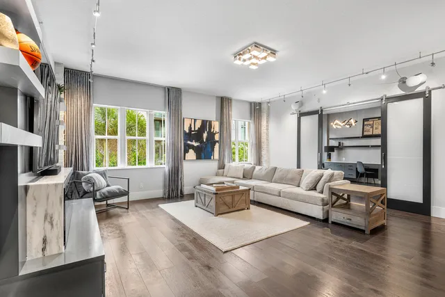 $1,095,000 | 200 Northeast 2nd Avenue, Unit 207, Delray Beach, FL 33444