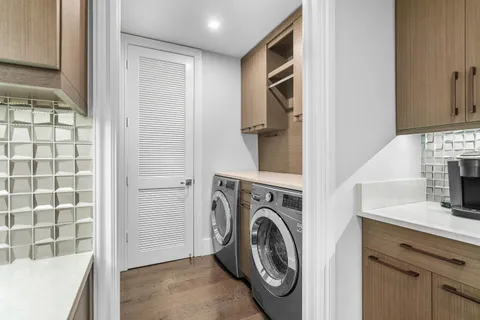 $1,095,000 | 200 Northeast 2nd Avenue, Unit 207, Delray Beach, FL 33444