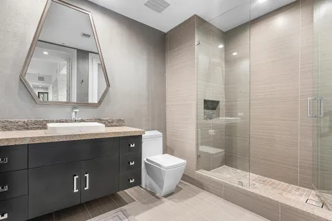 $1,095,000 | 200 Northeast 2nd Avenue, Unit 207, Delray Beach, FL 33444