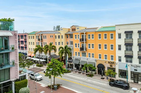 $1,095,000 | 200 Northeast 2nd Avenue, Unit 207, Delray Beach, FL 33444