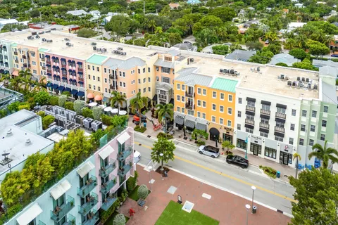 $1,095,000 | 200 Northeast 2nd Avenue, Unit 207, Delray Beach, FL 33444