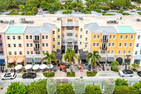 $1,095,000 | 200 Northeast 2nd Avenue, Unit 207, Delray Beach, FL 33444