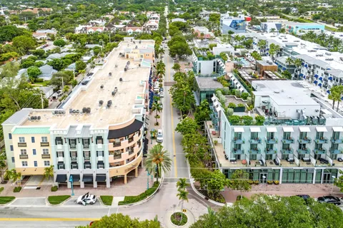 $1,095,000 | 200 Northeast 2nd Avenue, Unit 207, Delray Beach, FL 33444