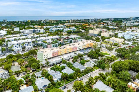 $1,095,000 | 200 Northeast 2nd Avenue, Unit 207, Delray Beach, FL 33444