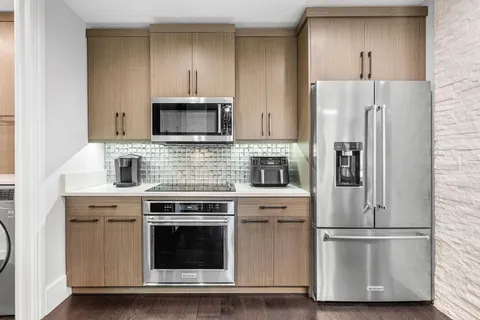 $1,095,000 | 200 Northeast 2nd Avenue, Unit 207, Delray Beach, FL 33444