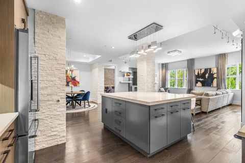 $1,095,000 | 200 Northeast 2nd Avenue, Unit 207, Delray Beach, FL 33444