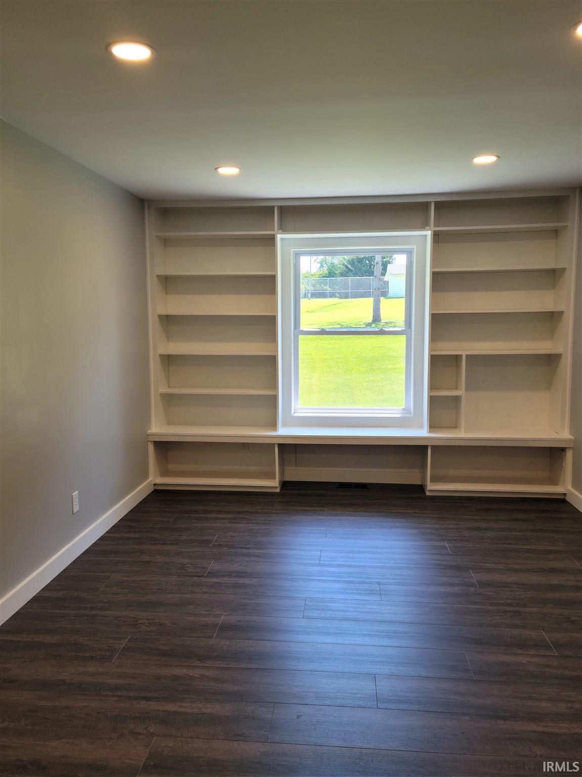 99 Green Acres Road Washington, IN 47501 - Photo 5 of 17 Gallery Image 5
