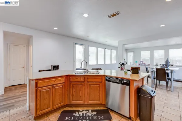 $675,000 | 53 Puffin Circle, Oakley, CA 94561