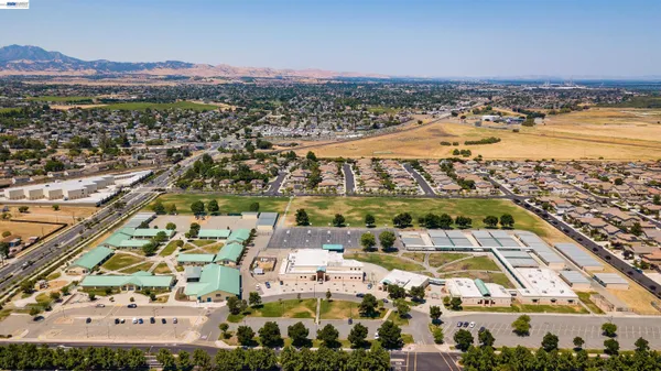 $675,000 | 53 Puffin Circle, Oakley, CA 94561