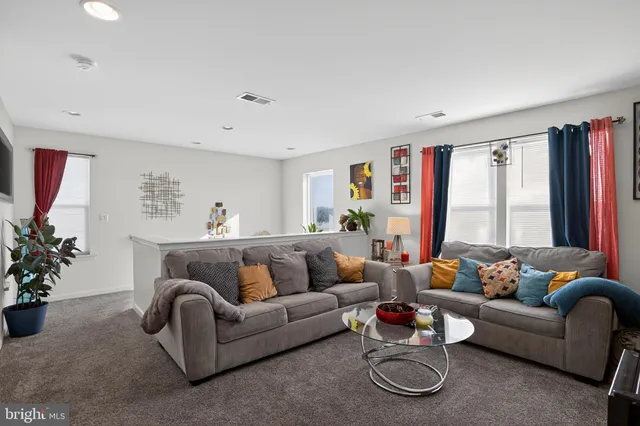 $499,999 | 433 Town Run Lane, Stephens City, VA 22655