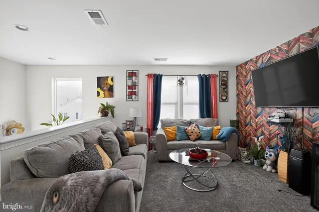 $499,999 | 433 Town Run Lane, Stephens City, VA 22655