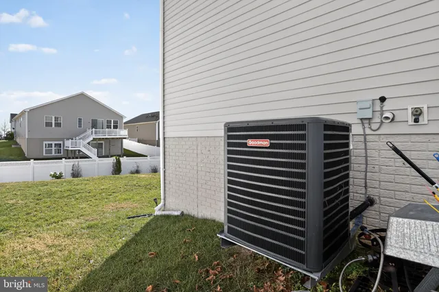 $499,999 | 433 Town Run Lane, Stephens City, VA 22655