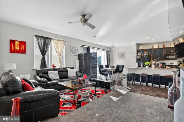 $499,999 | 433 Town Run Lane, Stephens City, VA 22655