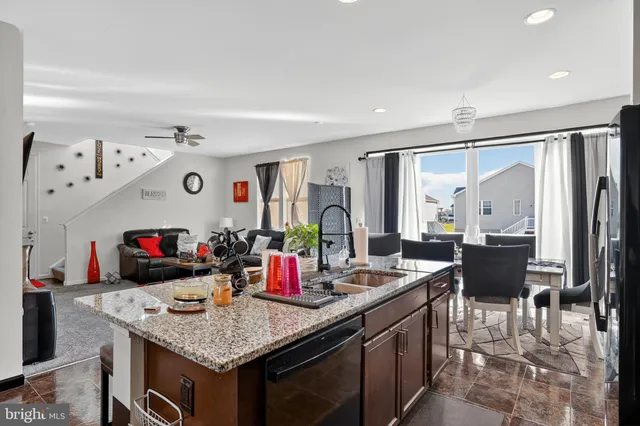 $499,999 | 433 Town Run Lane, Stephens City, VA 22655