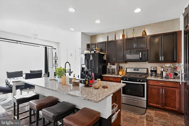 $499,999 | 433 Town Run Lane, Stephens City, VA 22655