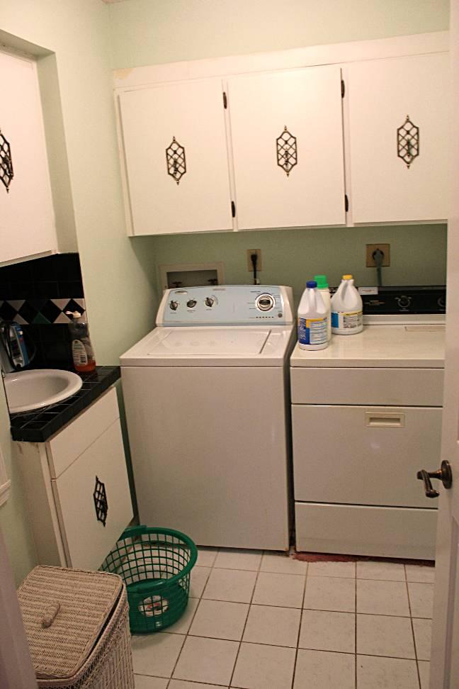 1539 Southwest 6th Court Boca Raton, FL 33486 - Photo 32 of 34 LAUNDRY
