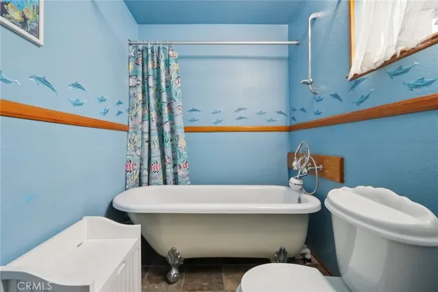 a view of a house with a plants