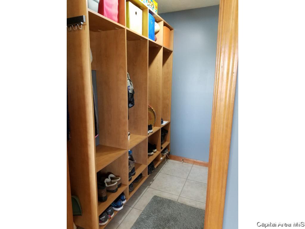 3986 Rochester Road Springfield, IL 62712 - Photo 14 of 36