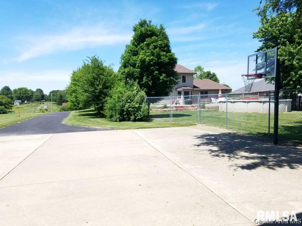 3986 Rochester Road Springfield, IL 62712 - Photo 5 of 36