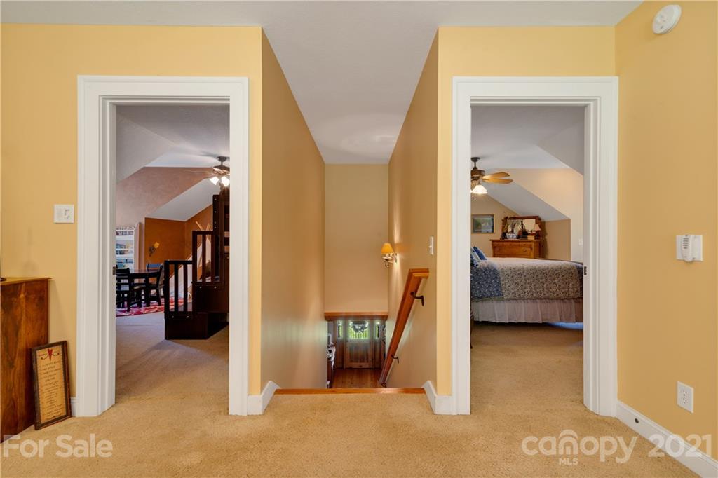 253 Benitez Way Clyde, NC 28721 - Photo 27 of 40 a view of a living room