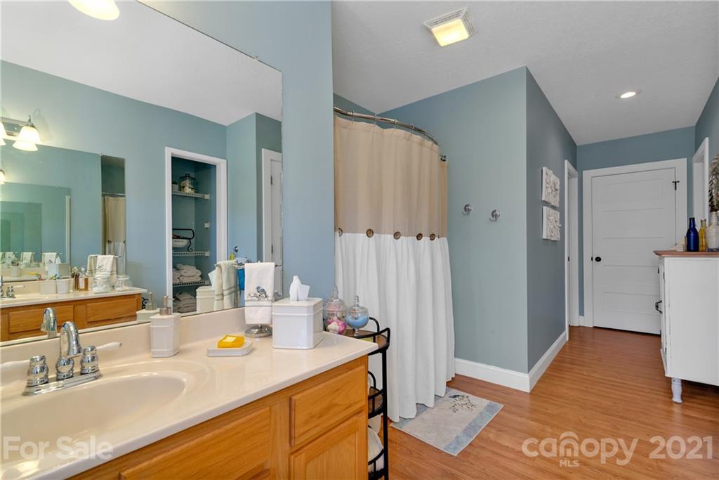 253 Benitez Way Clyde, NC 28721 - Photo 32 of 40 a view of bathroom with dual sinks