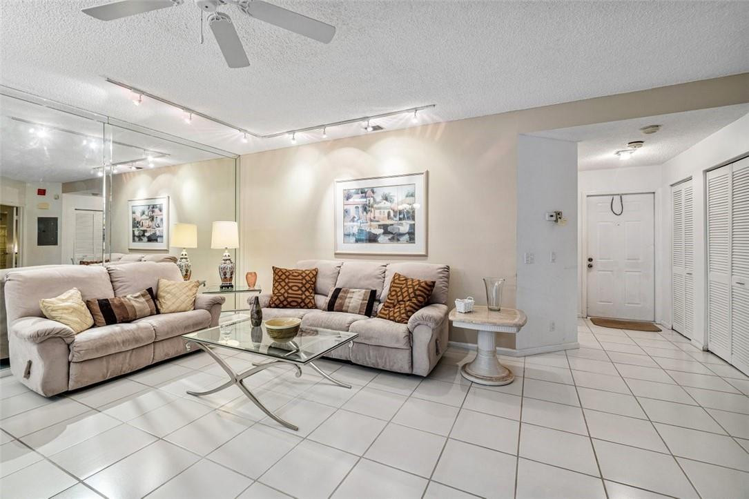 6566 Via Regina Boca Raton, FL 33433 - Photo 6 of 26 Photo 6