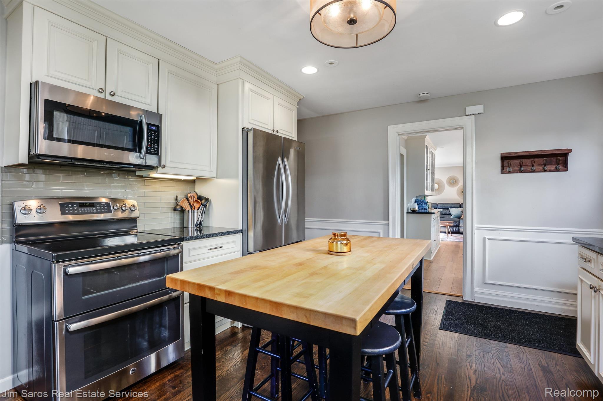 77 Moran Road Grosse Pointe, MI 48236 - Photo 9 of 36 Gallery Image 9