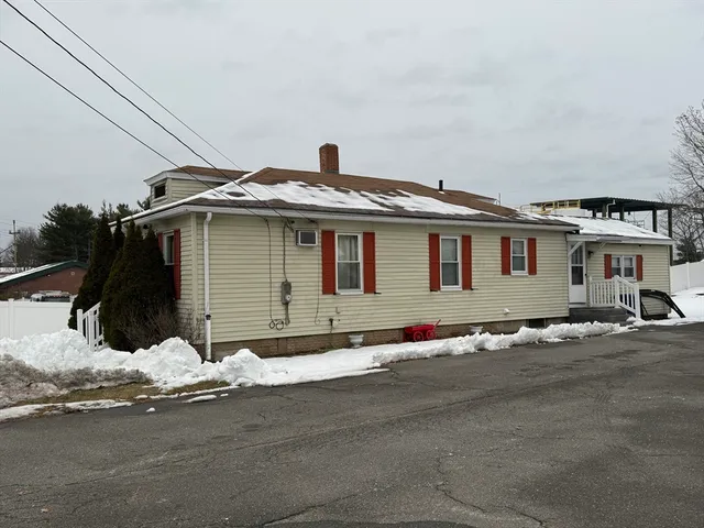 $2,400 | 261 Litchfield Street, Leominster, MA 01453