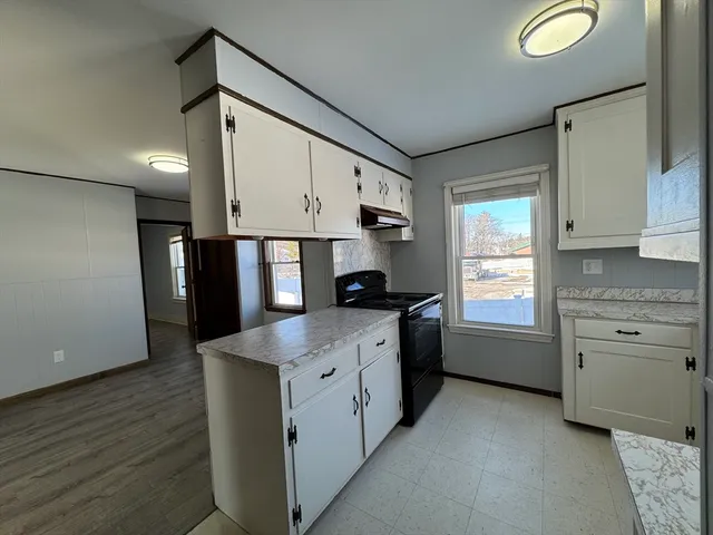 $2,400 | 261 Litchfield Street, Leominster, MA 01453