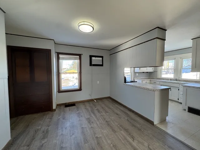 $2,400 | 261 Litchfield Street, Leominster, MA 01453