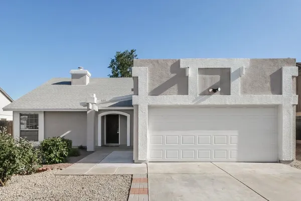 $2,165 | 7211 West Krall Street, Glendale, AZ 85303
