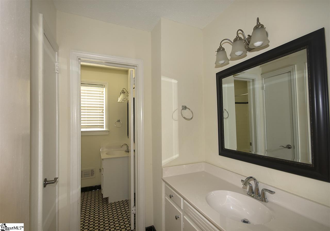 413 East Faris Road Greenville, SC 29605 - Photo 11 of 17 Gallery Image 11
