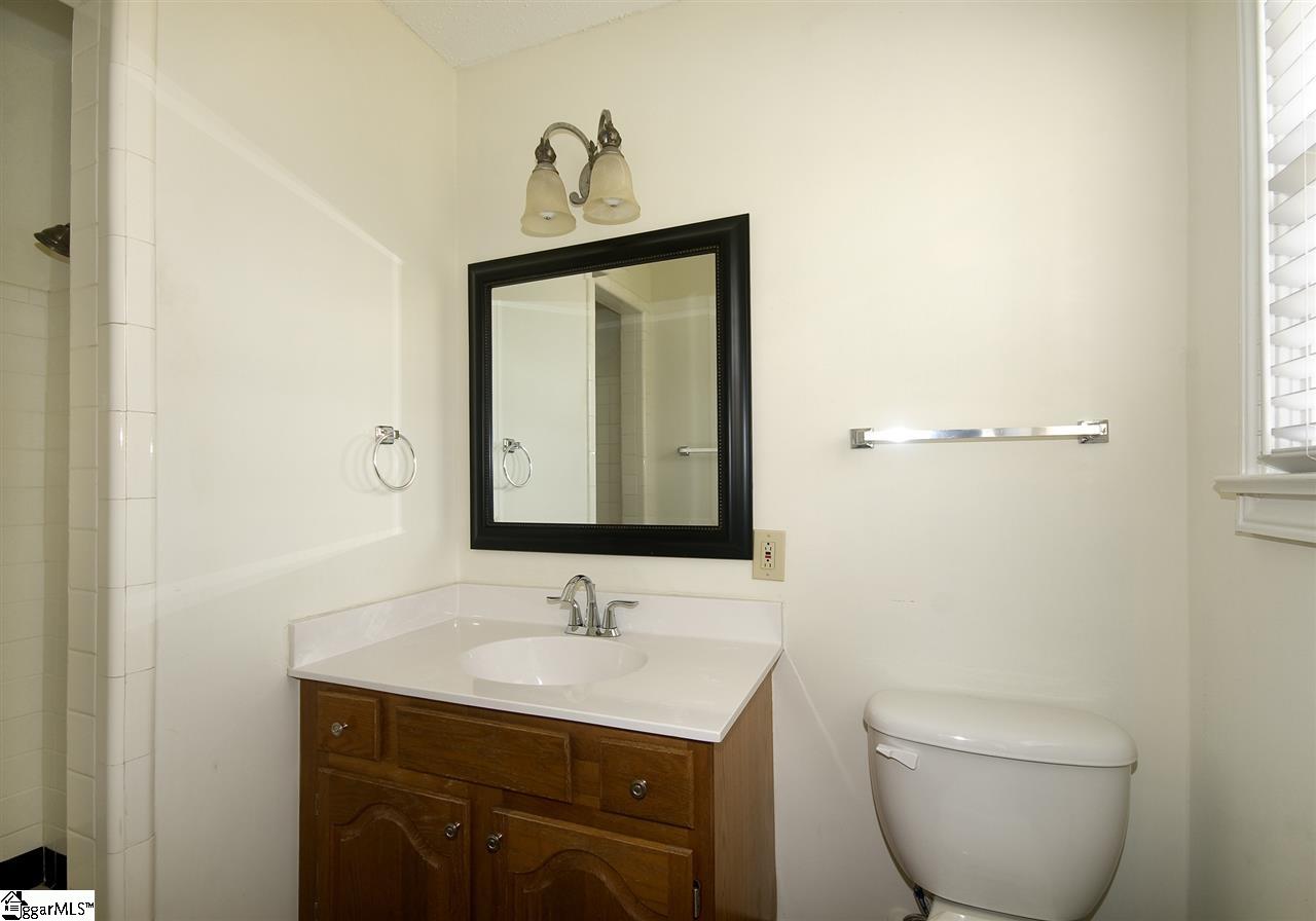 413 East Faris Road Greenville, SC 29605 - Photo 14 of 17 Gallery Image 14