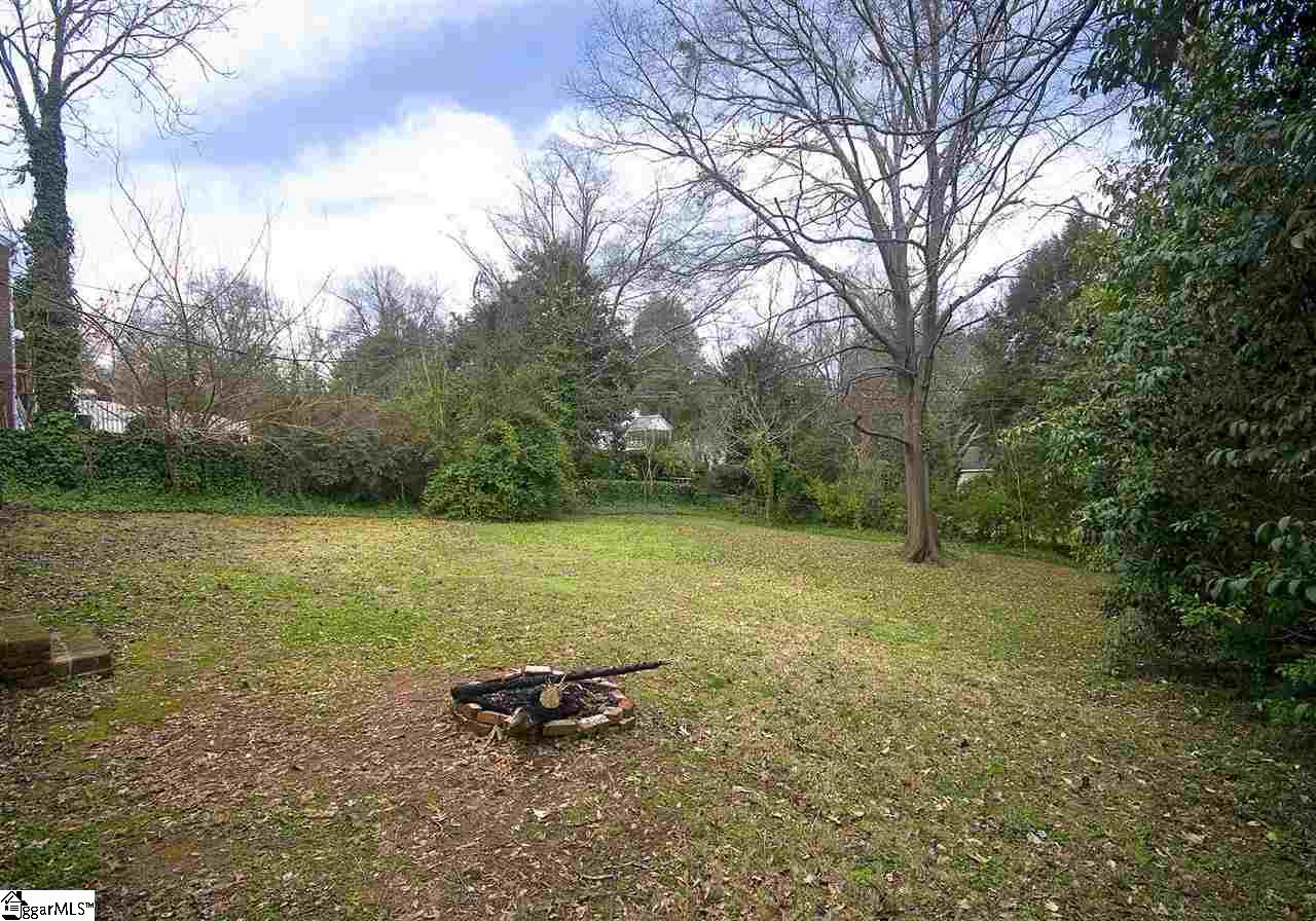 413 East Faris Road Greenville, SC 29605 - Photo 4 of 17 Gallery Image 4