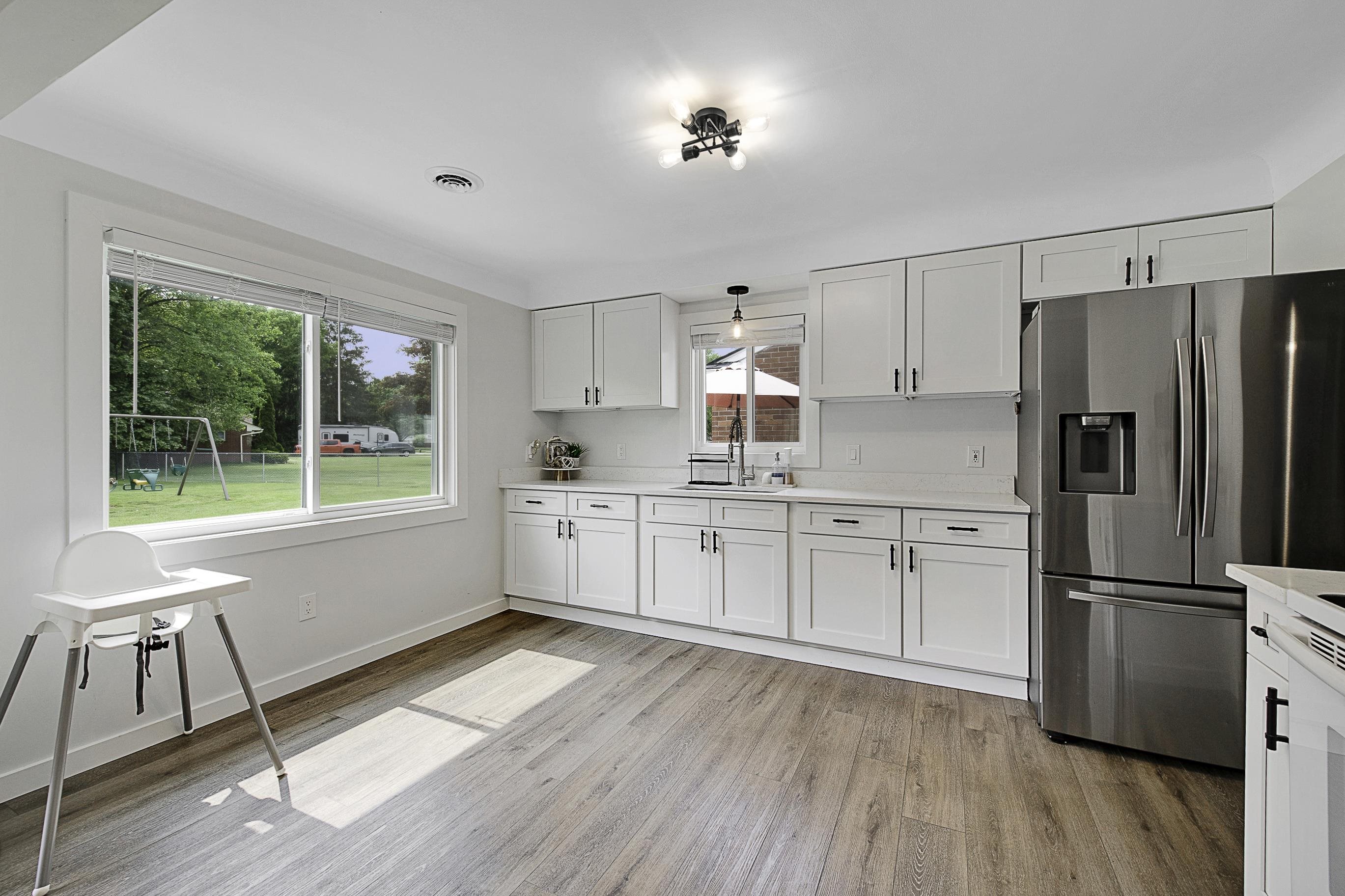 11038 Clinton River Road Sterling Heights, MI 48314 - Photo 12 of 46 50110219-11.JPG