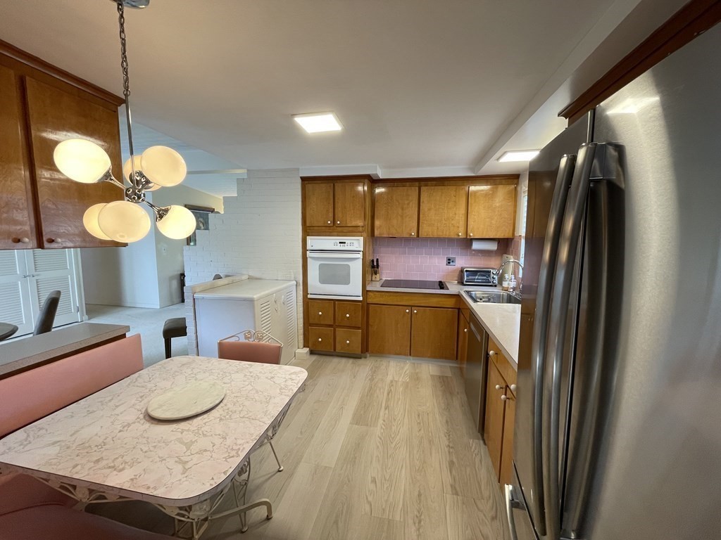 18 Wellesley Road Beverly, MA 01915 - Photo 3 of 36 Gallery Image 3