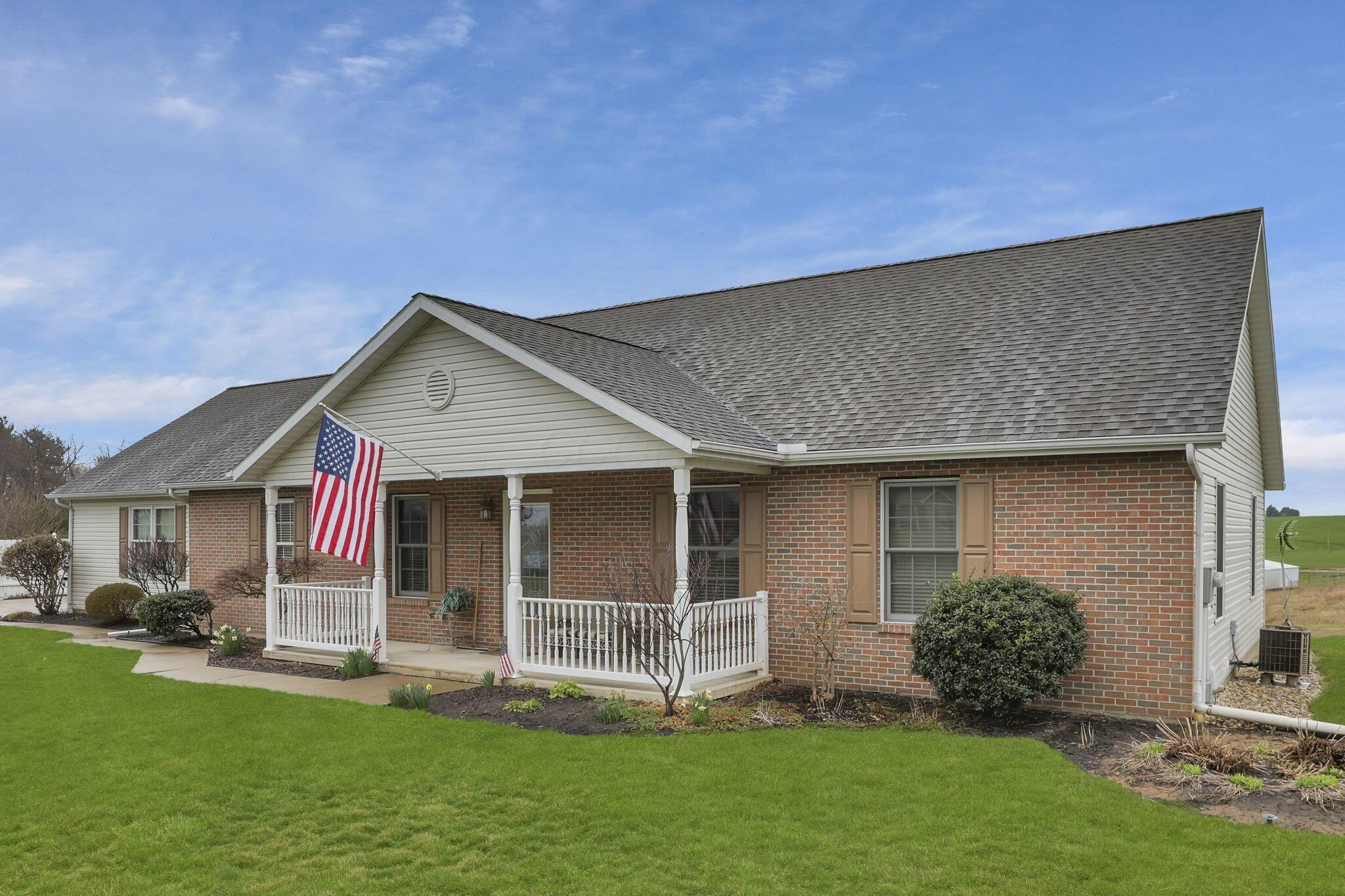 345 Lake Road Northeast Lancaster, OH 43130 - Photo 5 of 74 5-web-or-mls-939A2548 - Copy