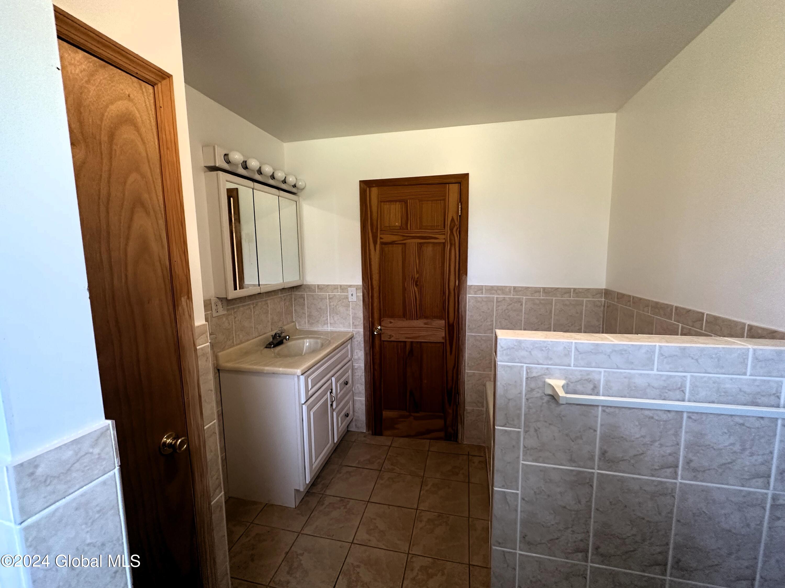 572 County Rte 403 Westerlo, NY 12083 - Photo 24 of 29 22