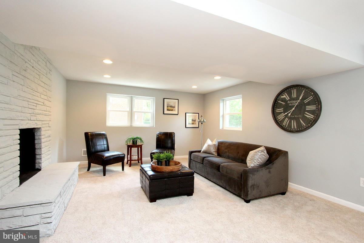 4410 Henderson Road Temple Hills, MD 20748 - Photo 24 of 30 Family Room