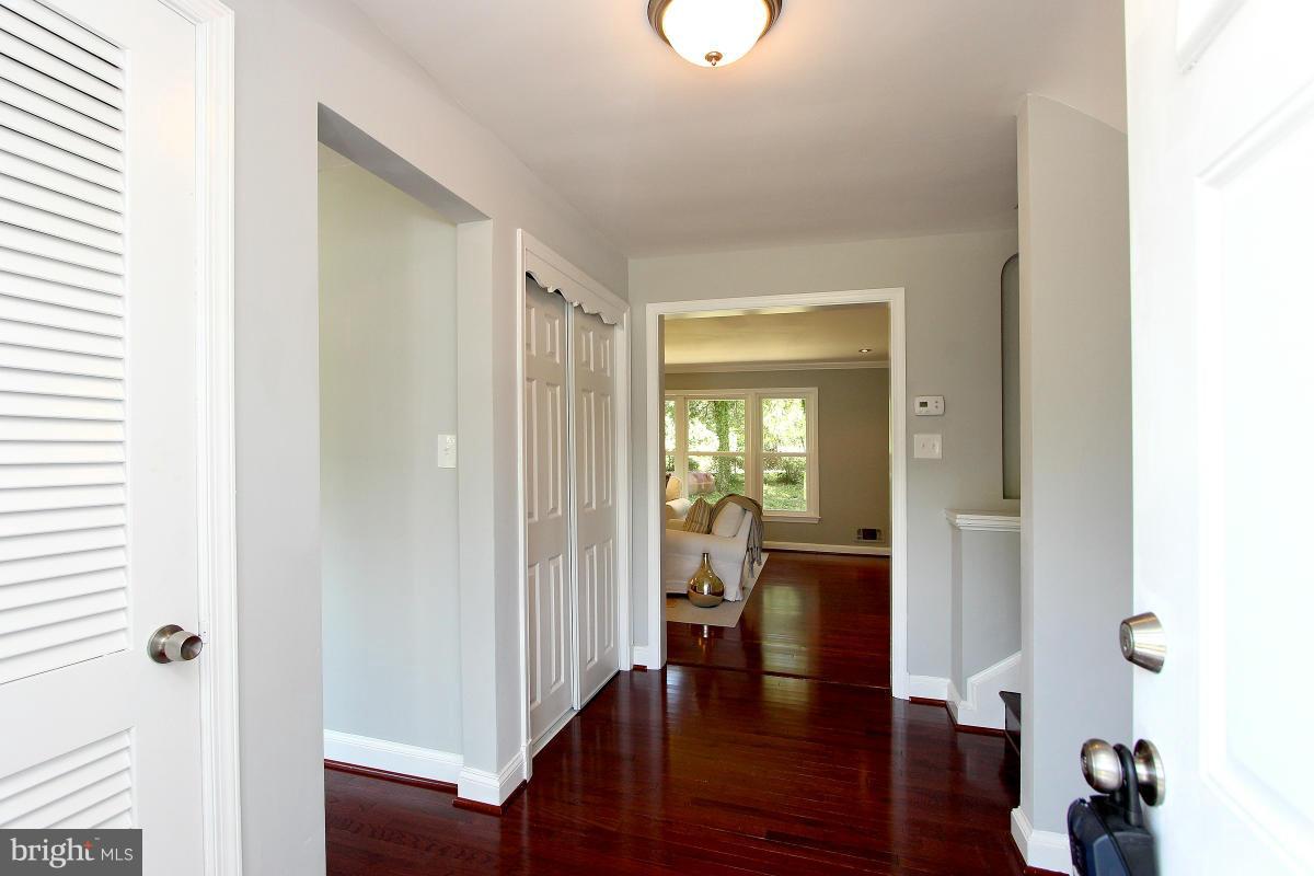 4410 Henderson Road Temple Hills, MD 20748 - Photo 4 of 30 Interior (General)