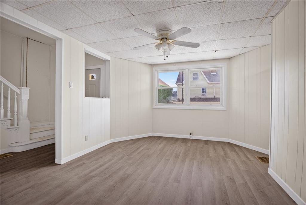 906 1st Street McKees Rocks, PA 15136 - Photo 5 of 37