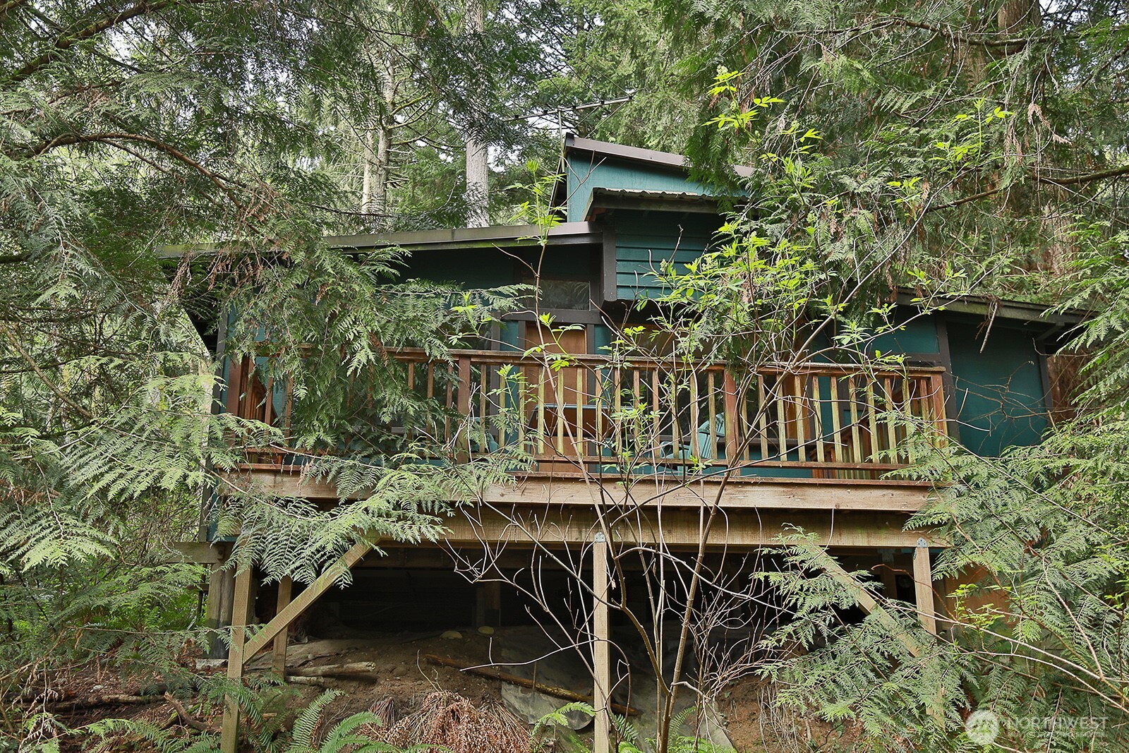 7307 Jewett Road Clinton, WA 98236 - Photo 4 of 31 Gallery Image 4
