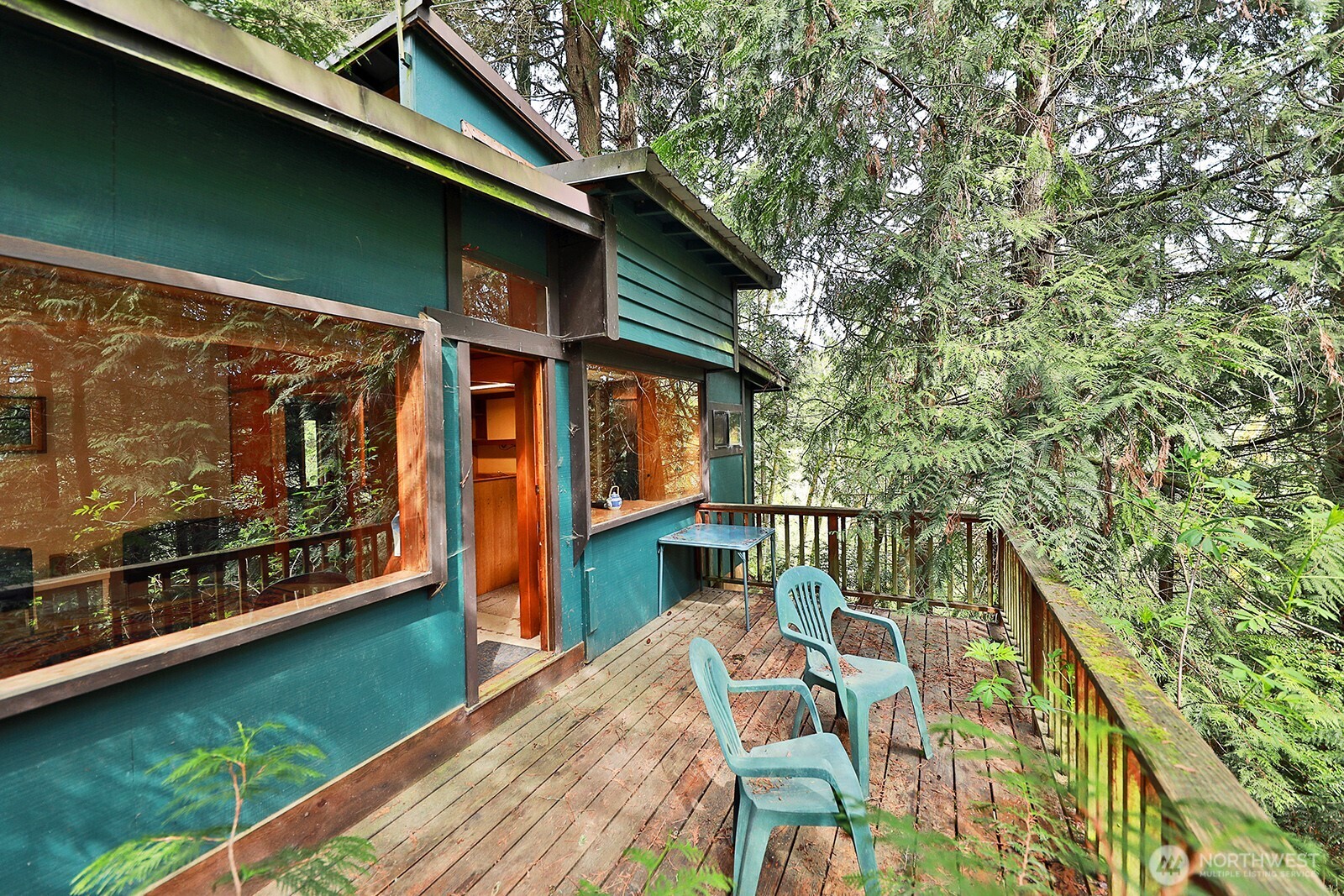 7307 Jewett Road Clinton, WA 98236 - Photo 8 of 31 Gallery Image 8