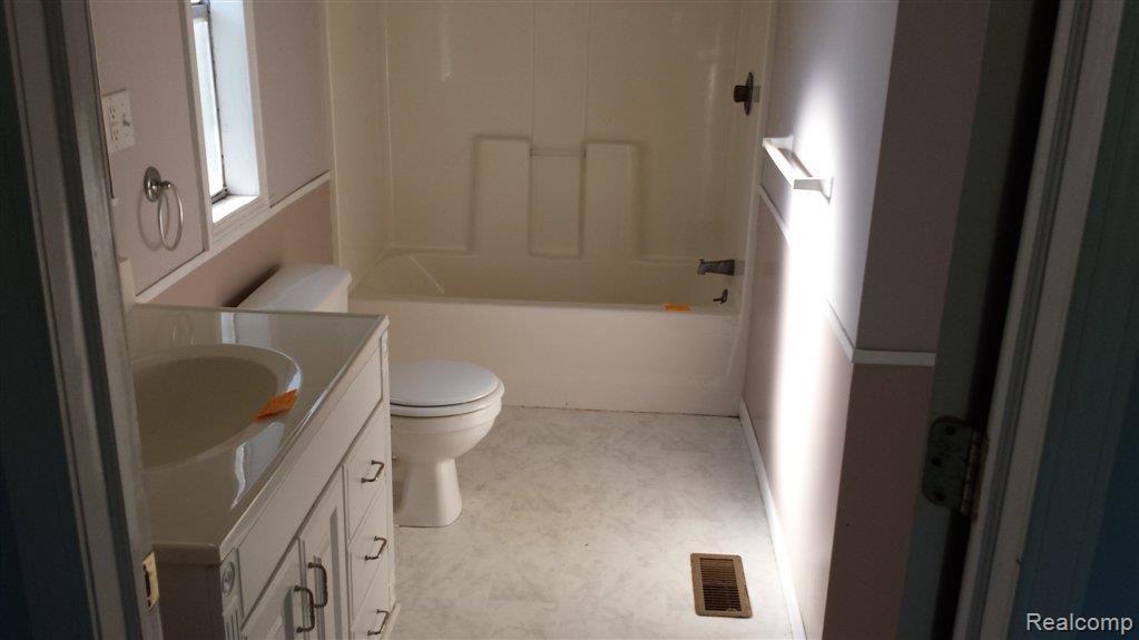13238 Gilbert Road Memphis, MI 48041 - Photo 3 of 10 Bathroom 1.jpg