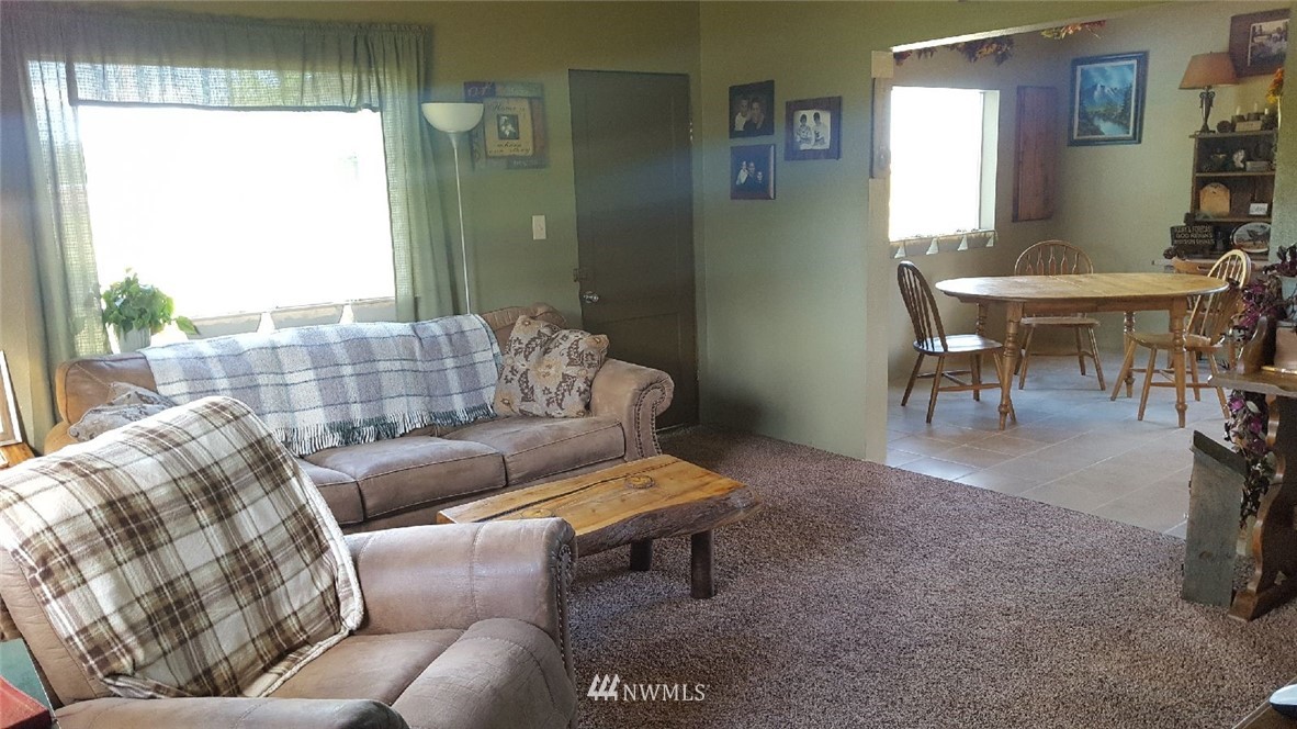 719 Tennessee Road Winlock, WA 98596 - Photo 4 of 19