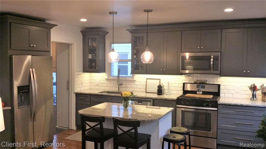 2232 Columbia Road Berkley, MI 48072 - Photo 15 of 30