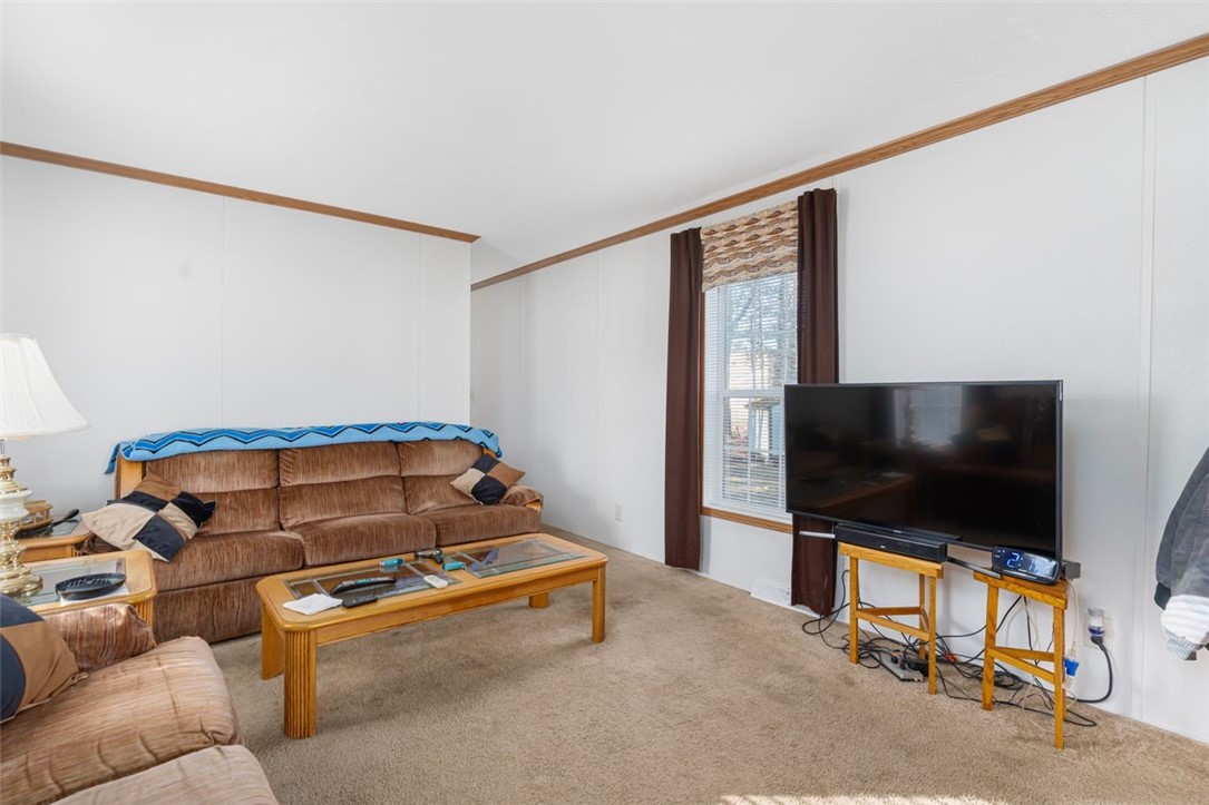 40 Leisure Way Coventry, RI 02816 - Photo 3 of 24