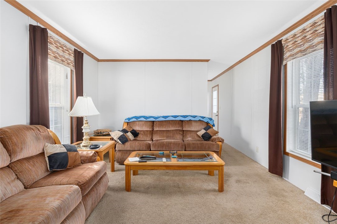 40 Leisure Way Coventry, RI 02816 - Photo 4 of 24