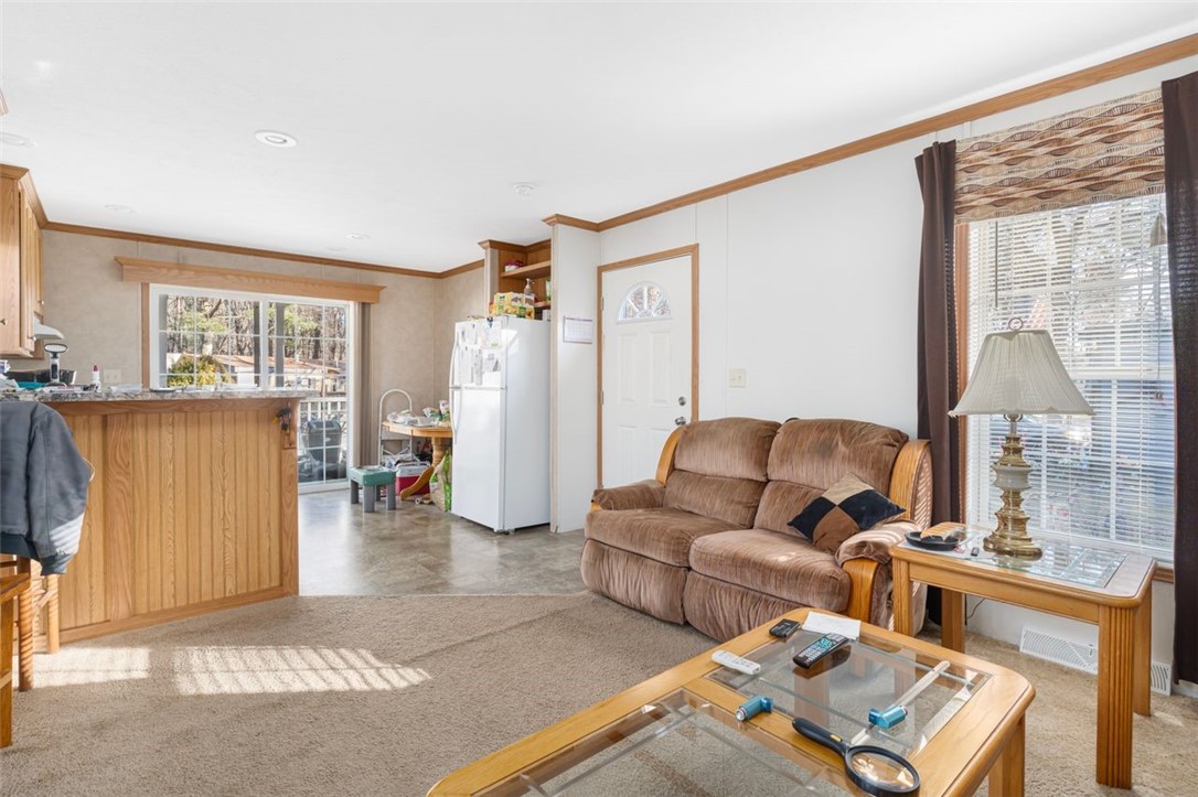 40 Leisure Way Coventry, RI 02816 - Photo 5 of 24