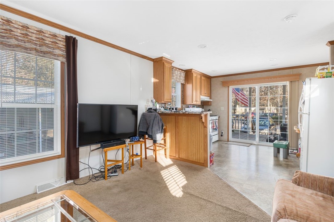 40 Leisure Way Coventry, RI 02816 - Photo 7 of 24